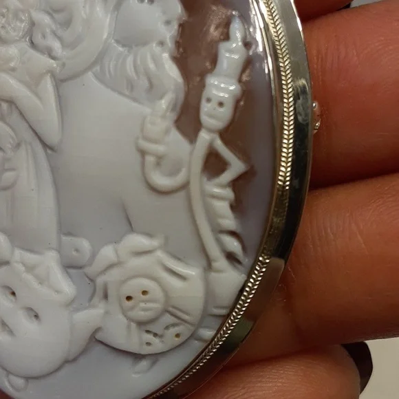 925, Made in Italy, Hand Carved Cameo, Beauty & The Beast. Pendant & Brooch. - Picture 10 of 17